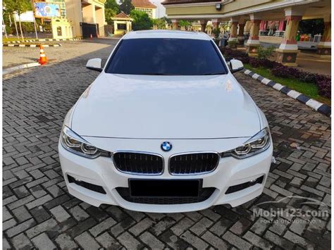 I found the acceleration was more than what most would need. Jual Mobil BMW 330i 2015 M Sport 2.0 di Banten Automatic ...