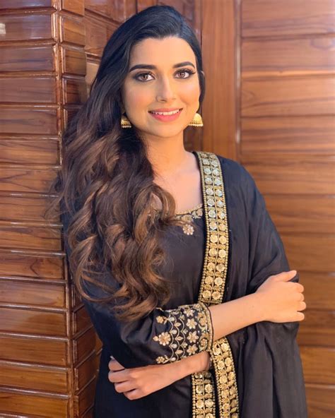 Nimrat Khaira On Instagram “🌸🌸” Nimrat Khaira Punjabi Models Punjabi Actress