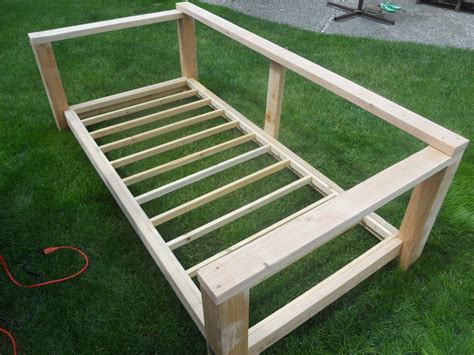 build an outdoor daybed | Gardening | Pinterest | Day bed, Mattress and ...