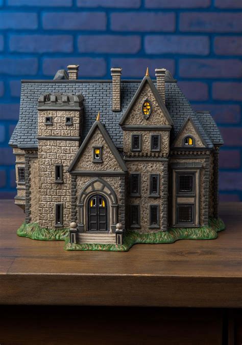 Batman Department 56 Wayne Manor 3-Piece Set | Batman Collectibles