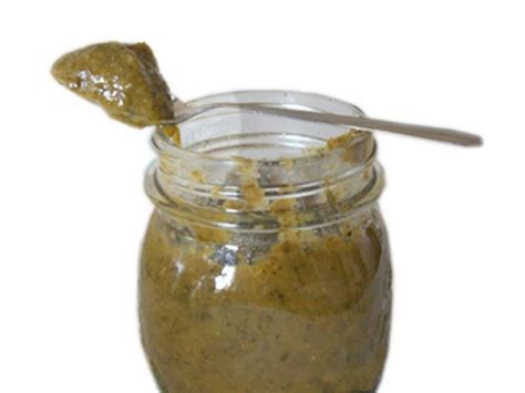 Al posto dei gusci nodosi e marroni, le noci non ancora mature si. Come si fa il dado vegetale in casa - Ricetta e consigli ...