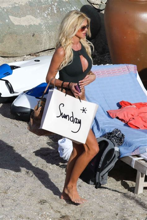 Victoria Silvstedt Nip Slip 17 Photos Thefappening