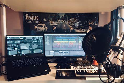 My budget music production/studying/gaming setup : Battletops