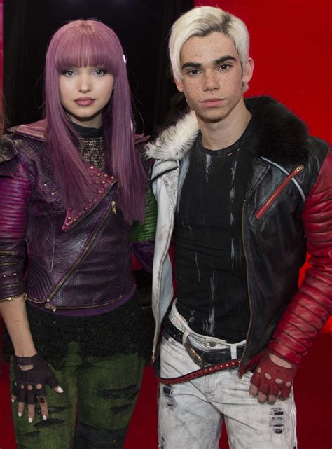 Voir plus d'idées sur le thème cameron boyce, actrice, les descendants. Dove Cameron Spills Her Heart Out to Cameron Boyce So ...