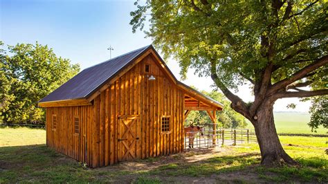 A Small Horse Barn Keep Your Horses Without Breaking The Bank