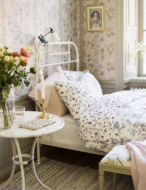 Like how we described the dwelling rooms, nation impressed bedrooms… how happy are you with your bedroom? 15 Cozy Vintage Themed Bedroom For Girls (With images ...