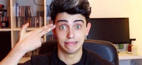 Vincitore alla fine del 2013 della settima. Michele Bravi anticipa l'uscita del nuovo album e incontra ...