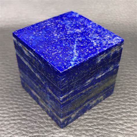 Lapis Lazuli Dafghanistan Bloc Forme Cube 0190 Kg Réf Lpz1 Cœur