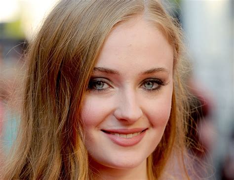 Celebrity Sophie Turner Hd Wallpaper