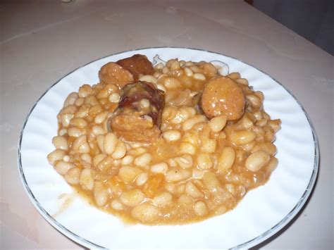 Vrei sa gatesti ceva rapid, gustos si satios? retete culinare - simple si delicioase: Iahnie de fasole ...
