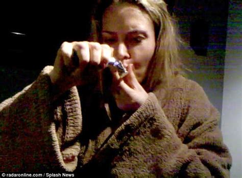 Brooke Mueller Smokes Crack And Spends 1500 On Meth In Shocking New Video Footage Daily Mail