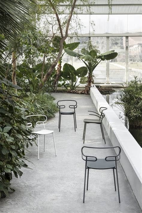 Dining chairs with plenty of comfort and style. Stackable outdoor chair | IDFdesign