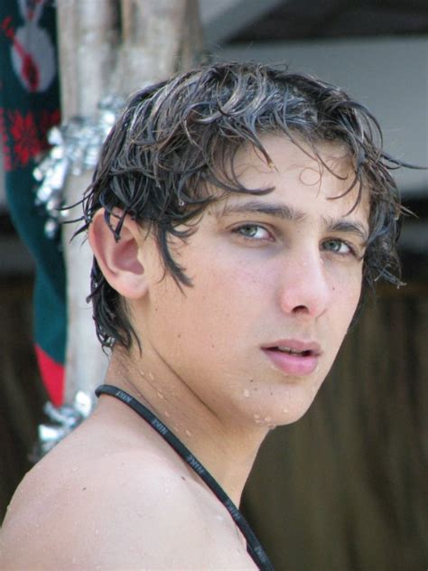 Emiliano zurita reveló un misterioso video sobre christian bach | todas las verdades son aclaradas. Emiliano Zurita - Noticias de Espectáculos - De Chismes