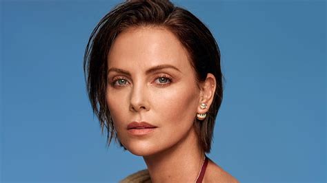 Top Charlize Theron Pictures Short Hair Polarrunningexpeditions