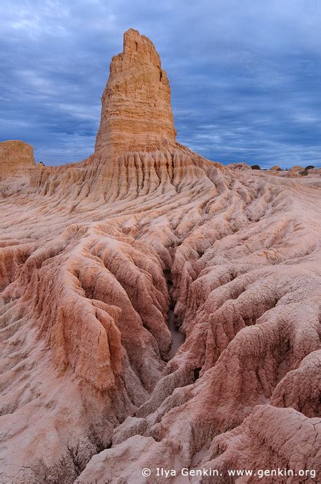 The Walls Of China Lunette At Dusk Photos Mungo National Park Nsw