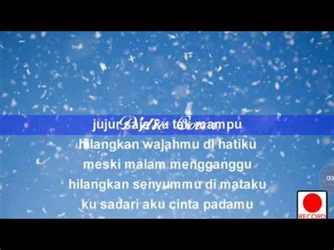 Hatiku meski malam mengganggu hilangkan senyummu di mataku 'ku sadari aku cinta padamu meski 'ku bukan yang pertama. Cinta Terbaik Lirik