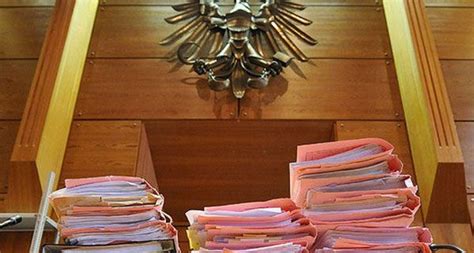 Jetzt wenden sie sich an die welt der phantasie und lesen online bücher lezen schriftsätze im exekutionsverfahren pdf. Beamten-Korruption: 13 Justizbedienstete angeklagt | VIENNA.AT