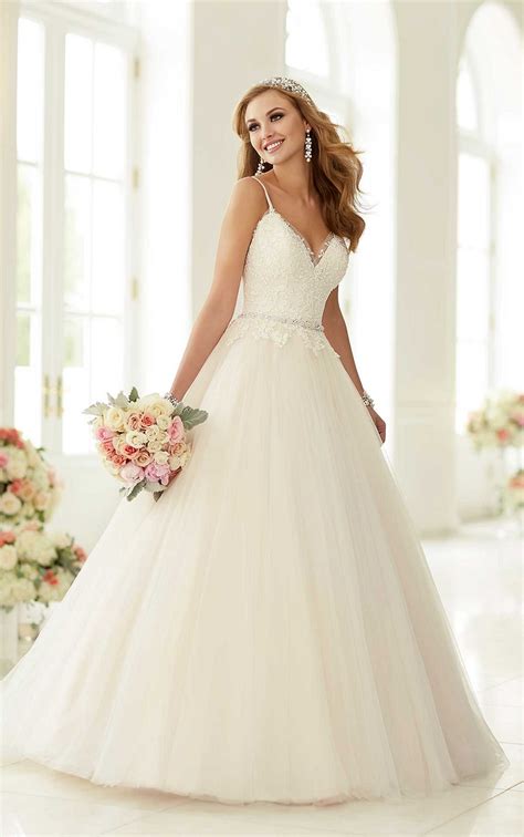 This was the ultimate fantasy wedding dress. Wedding Dresses Princess Ideas - OOSILE