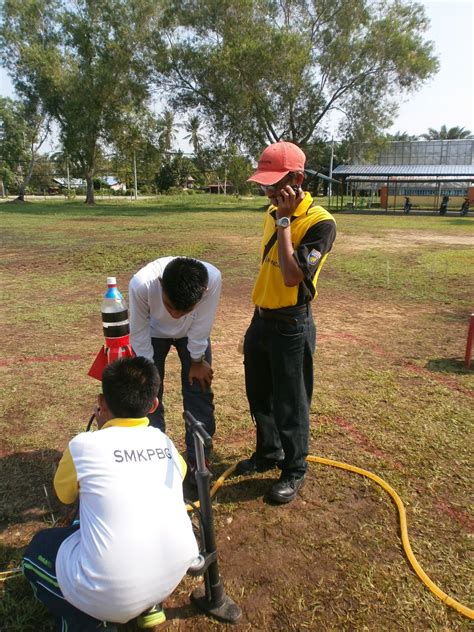 May 26, 2019 · senarai kolej komuniti seluruh malaysia serta alamat, nombor telefon dan kursus yang ditawarkan. KVKERIAN KOLEJ VOKASIONAL KERIAN TECHNICAL SCHOOL OF ...