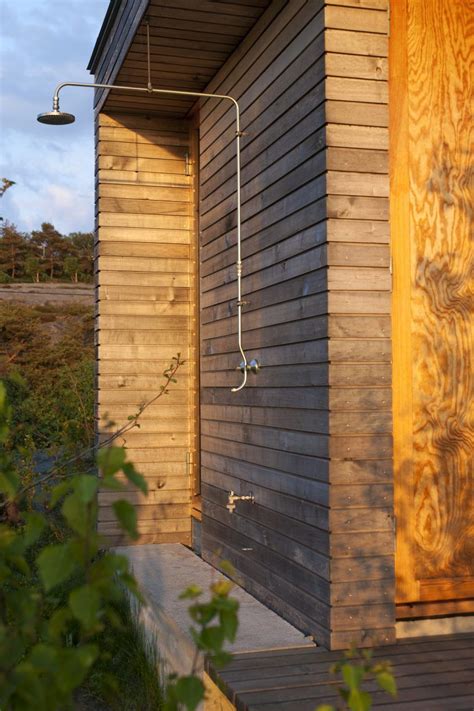 cabin hvaler stein halvorsen arkitekter as mini barn house on a hill cabins in the woods