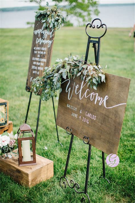 rustic wooden welcome sign wedding display | Rustic wedding signs