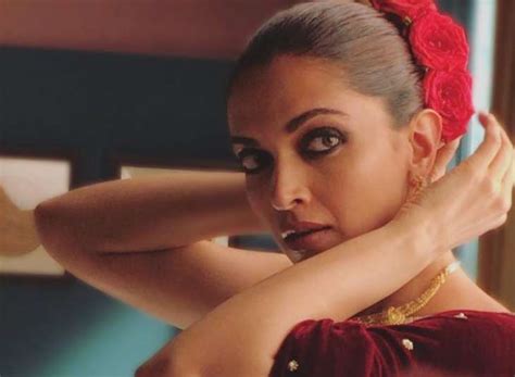 Deepika Padukone Talks About Pay Disparity Says ‘not Settle For Being Paid Less To Compensate