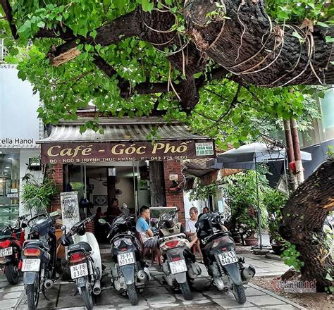 Hà nội vắng lặng, yên bình đêm giãn cách xã hội. Hà Nội ngày đầu thực hiện giãn cách hàng quán chống dịch ...