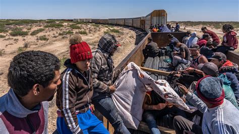 Aboard ‘the Beast’ Train on a Journey From Mexico to America - The New