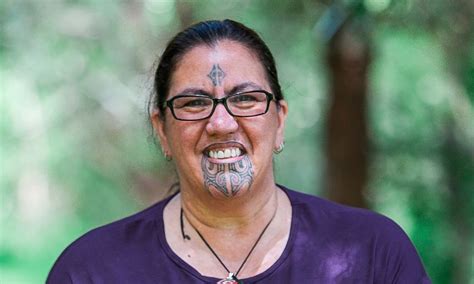 pākehā life coach sally anderson has come under fire this week for receiving moko kauae as has