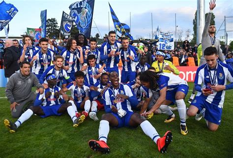 Lenda do fc porto de 1987 deixa mensagem emotiva a felipe anderson (ojogo.pt). FC Porto celebrate winning UEFA Youth League - The ...