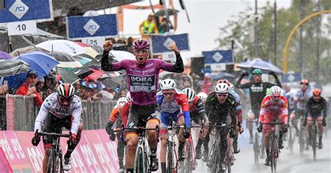 The toughest race in the world's most beautiful place. Dit staat de renners te wachten in achtste etappe Giro d ...