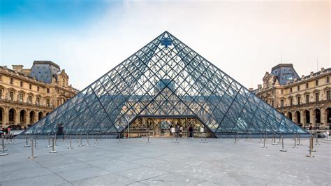 the louvre pyramid paris architect i m pei built in 1… flickr