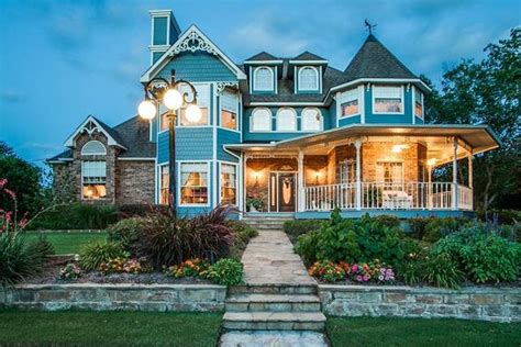 15 Victorian Style House Plans