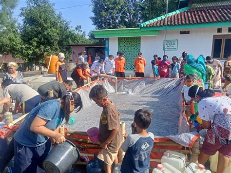 Kekeringan Kritis Melanda Bpbd Jatim Salurkan Air Bersih Ke Kabupaten