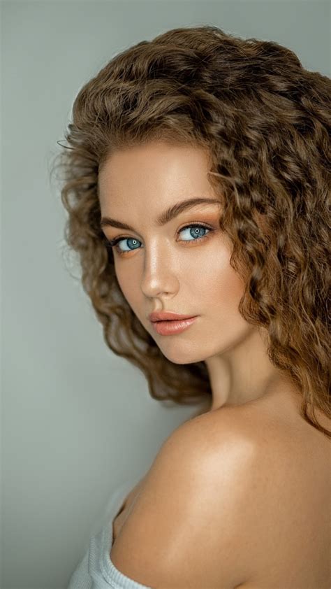 Download 720x1280 Wallpaper Brunette Woman Curly Hair Samsung Galaxy