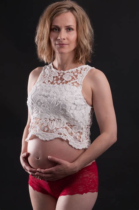 Pregnancy Photoshoot ‹ Photographer Anaïs Chaine
