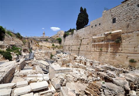 Robinsons Arch Is One Of The Premier Archaeological Sites In Jerusalem