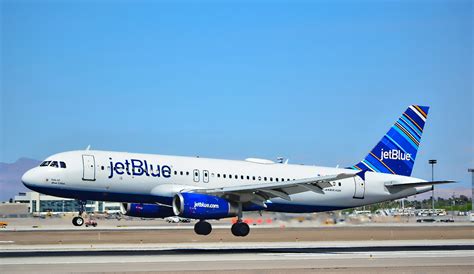 Jetblue A320 Near Fort Lauderdale On Aug 10th 2017 3 Flight Attendants