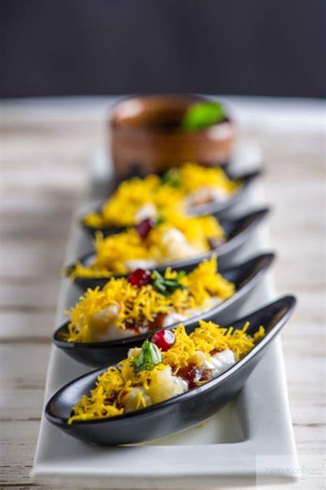 I've also shared with you some of my favorite indian appetizers like dahi vada. nitinkapoorphotography: " Indian Street Food served here as a canape " (With images) | Indian ...
