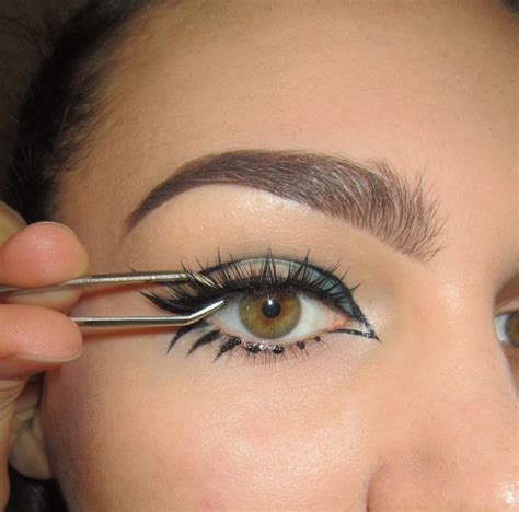 Creative Graphic Liner · How To Create A Graphic Liner Look · Beauty On