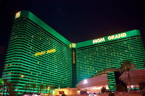 MGM Grand Food Court in Las Vegas: List of Restaurants & Hours