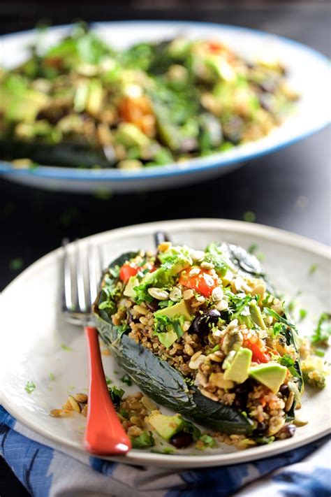 Chiles Rellenos De Ensalada De Quinoa Receta Mexicana Vegana