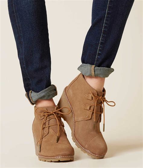 Toms Desert Wedge Shoe Womens Shoes In Toffee Suede Buckle