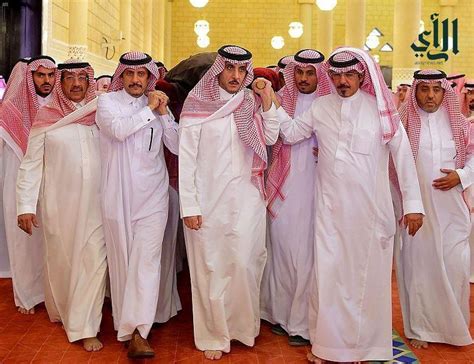 قصيدة سوبر ستار, الشاعر فيصل اليامي ليه اطلب الما من اللي خابره ضامي , قصيدة رجال يام الشاعر فيصل لا تقـول بـدر بن عبد المحسن.لاوالذي سواك بدر بن عبدالمحسن. أصحاب السمو الأمراء يؤدون صلاة الميت على الأمير عبدالعزيز ...