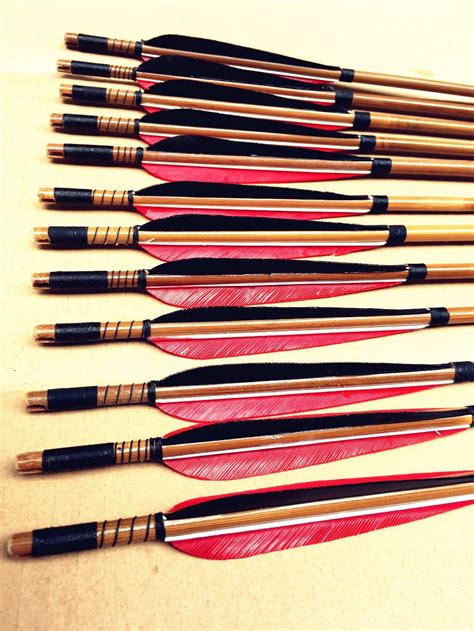 High Quality12x Handmade Bamboo Arrows Turkey Feather For 20 80lbs
