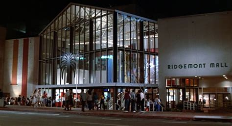 a mall and a movie sherman oaks galleria fast times at ridgemont high 1982