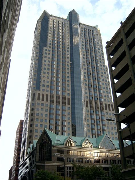 124m Loan On St Louis Tallest Building Sent To Special Servicing
