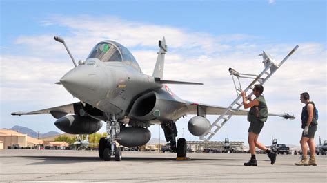Combien De Rafale Dans L'armée Francaise - L'armée de l'air française a tiré plus de 1.600 bombes et missiles