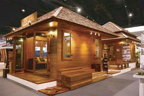 Untuk nuansa tradisional, desain secara khusus rumah dengan nuansa ukiran kayu. Rumah Minimalis Sederhana Terbuat Dari Kayu