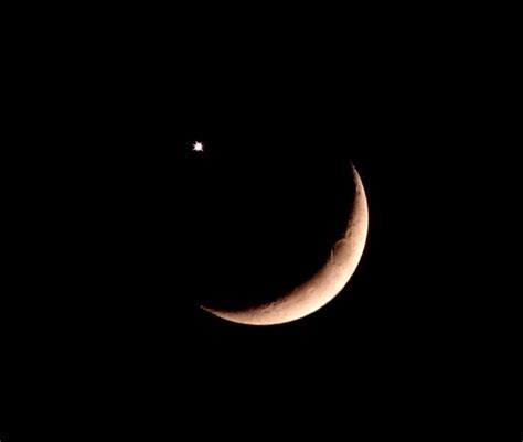 August 25 Skywatch The Crescent Moon And Venus Us Harbors